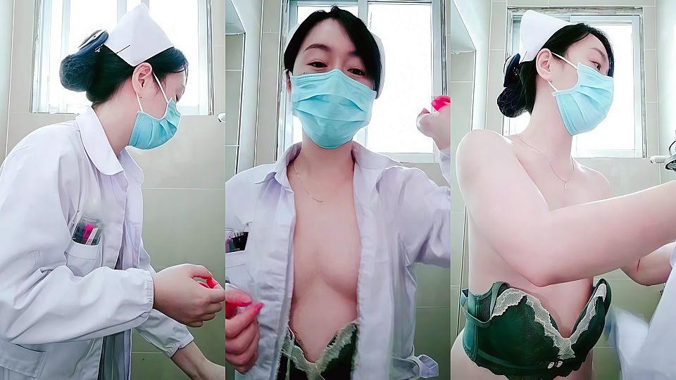 护士小姐姐上班不老实玩黄播，在狼友的指挥下到更衣室脱光了揉奶抠逼