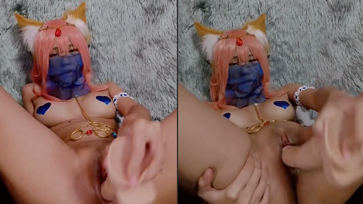 cosplay女子最近喜欢自慰的肉还自拍