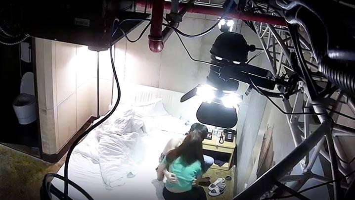 2022新流出360酒的店摄像头精品工业房偷拍下午不用上课的大学生情侣开房激情视频