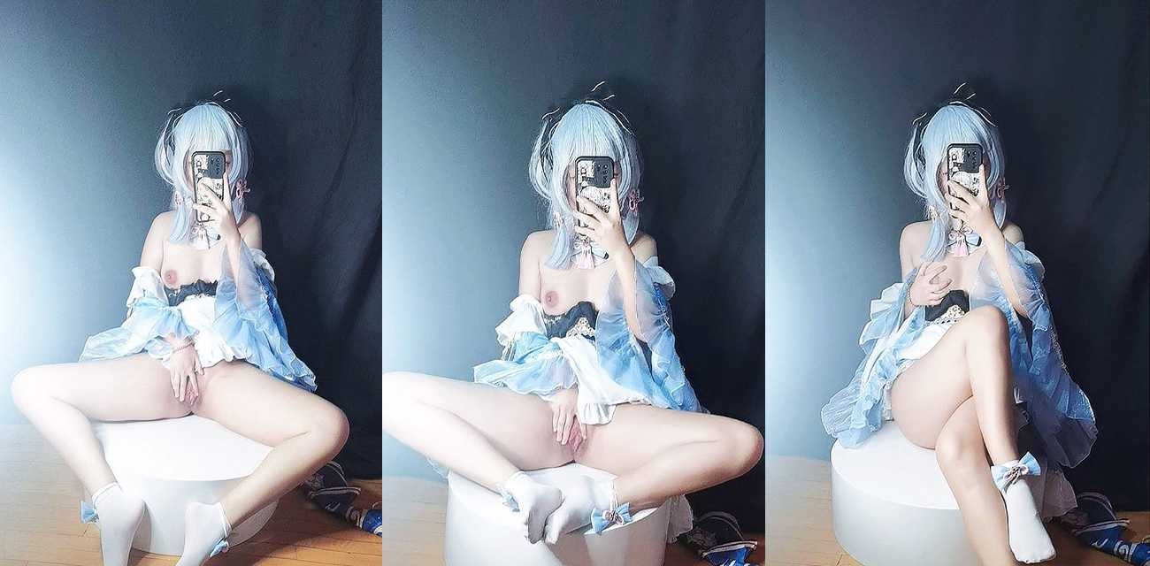 白嫩双马尾少萝【沐沐酱】COS神里绫华，褪装露乳掀裙现穴揉奶玩足浪叫挑逗，极致情色直击灵魂