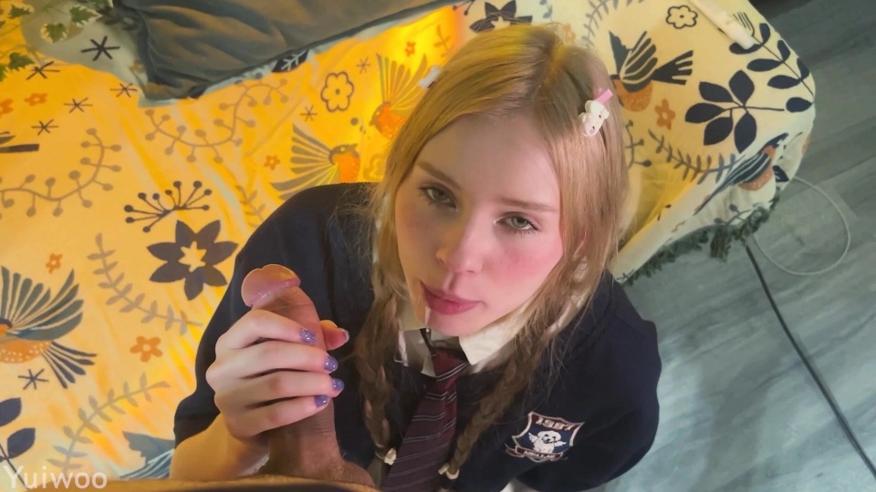 女学生打断我戒色的8月，口爆她的嘴巴