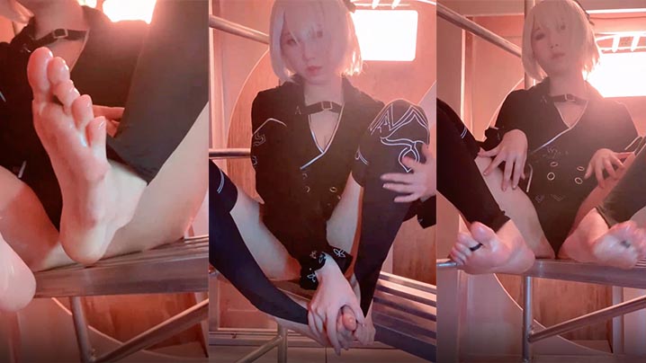 cosplay美少女拍摄性感影的片给你欣赏