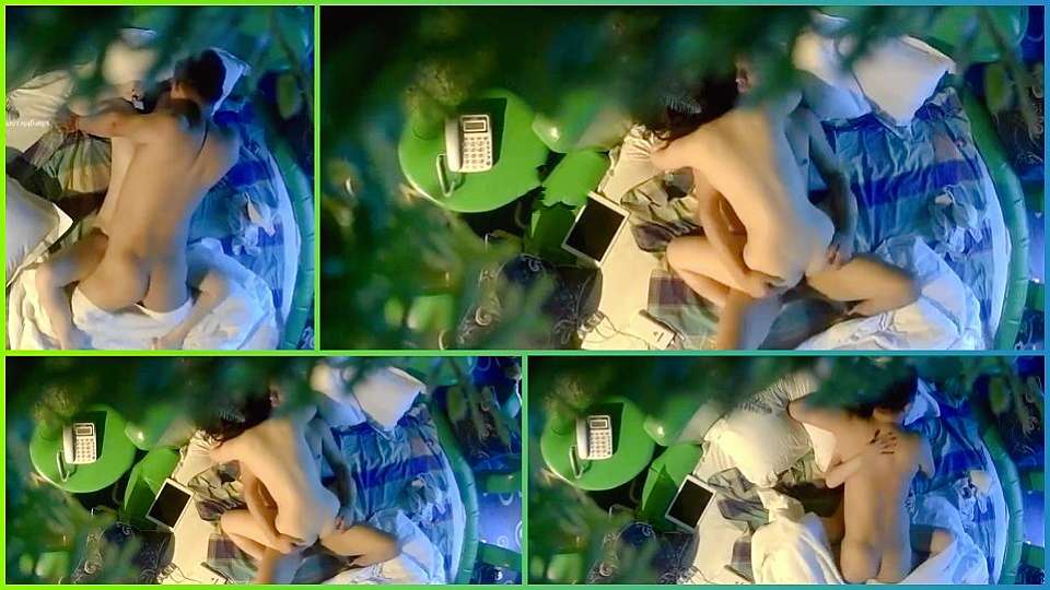 最新酒店绿色情趣大圆床上帝视角偷拍，美乳女健身达人穿的一身塑身衣，皮肤紧实这肤质搞起来肯定很爽