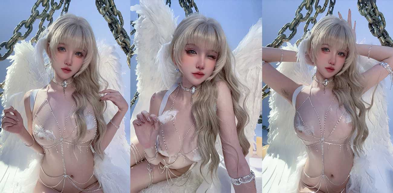 神颜福利姬【阿薰kaOri】最新写真，化身赤裸天使美翻众人，多毛小穴引人情欲握玩假屌白浊拉丝